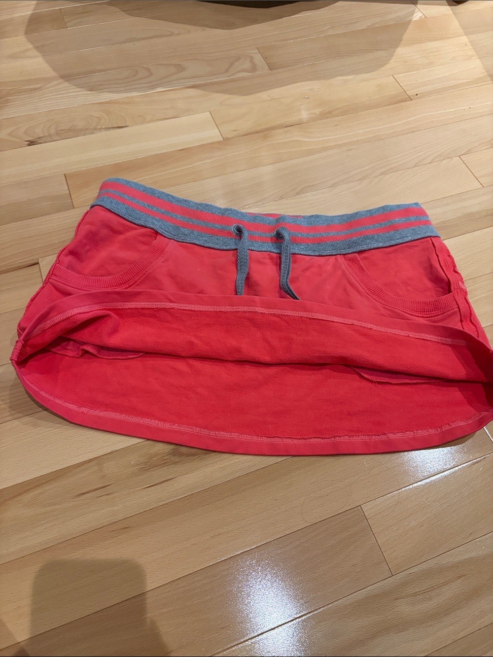 Lululemon Athletica Coral Pink Terry Mini Skirt with Gray Waistband - size 8 - Picture 7 of 16